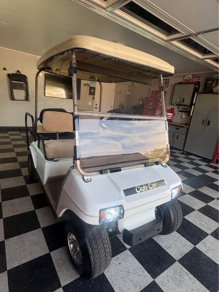 1994 Club Car DS Golf Cart new batteries